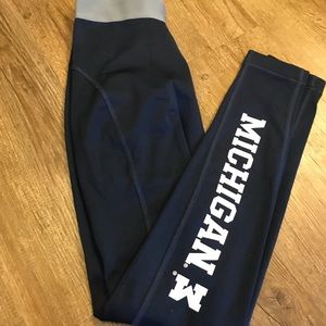 Michigan Wolverine Nike Pro Leggings